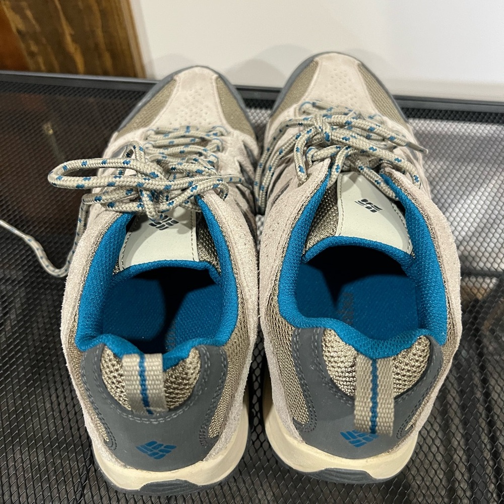 Women’s Columbia Hiking Sneakers - Picture 5 of 8